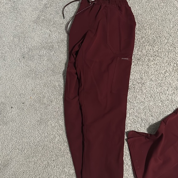 Maroon color scrub by Jannu . - Picture 4 of 4